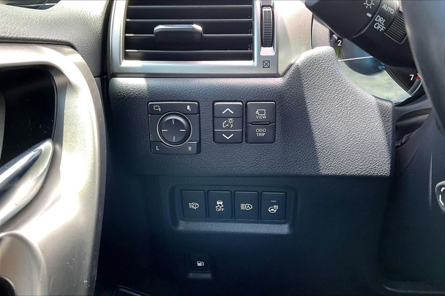 Used 2023 Lexus GX 460 Luxury w/ Accessory Package AWD/4WD image 36