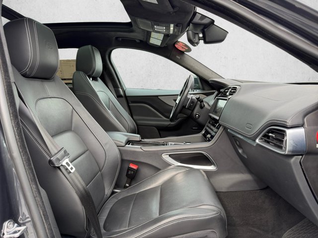 Used 2019 Jaguar F-PACE S AWD/4WD image 24