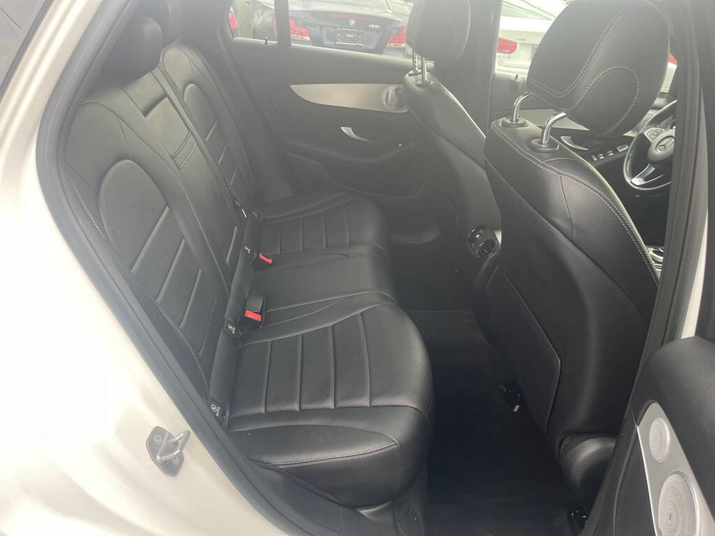 Used 2019 Mercedes-Benz GLC 300 4MATIC image 19