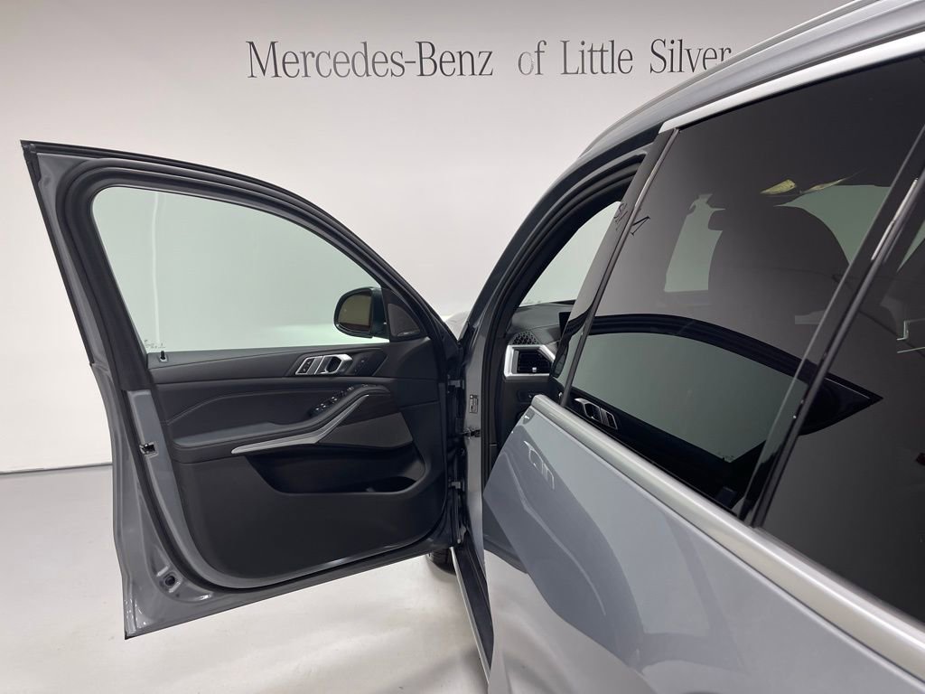 Used 2024 BMW X5 xDrive40i w/ Premium Package image 17