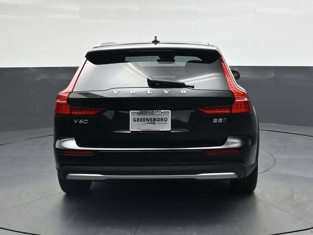 Used 2025 Volvo V60 B5 Cross Country Plus AWD/4WD image 7