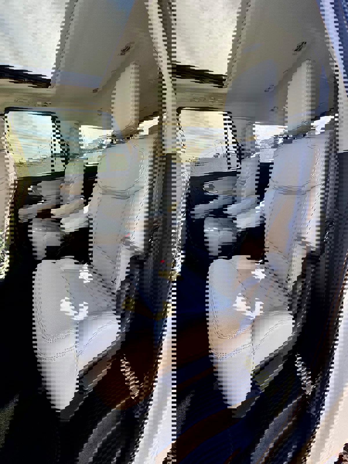 New 2025 Ford Expedition Max Platinum w/ Driver's Package image 17