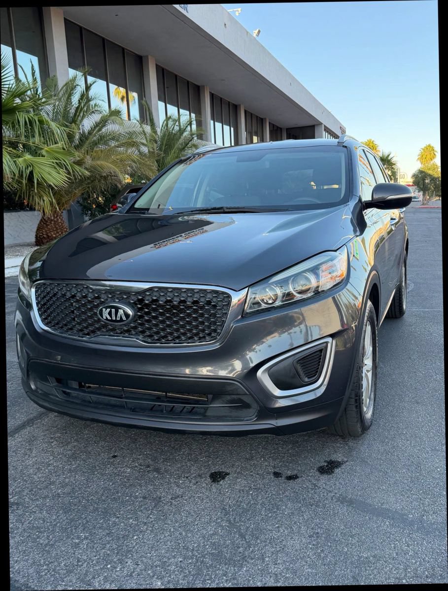 Used 2016 Kia Sorento FWD image 1
