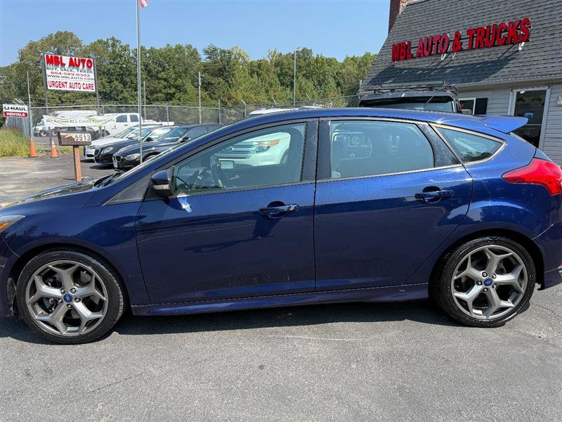 Used 2016 Ford Focus ST image 2