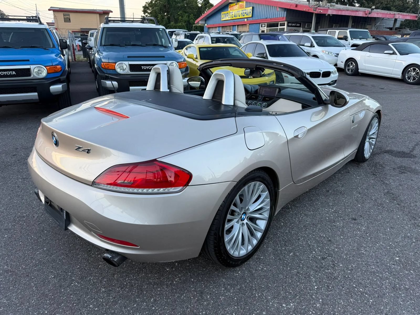 Used 2010 BMW Z4 sDrive35i w/ Premium Pkg RWD image 12