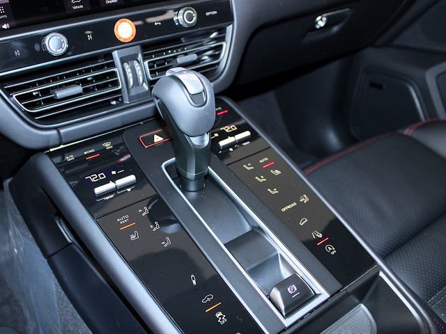 New 2026 Porsche Macan GTS image 14