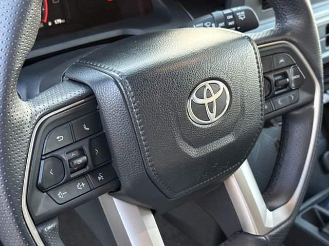 Used 2025 Toyota 4Runner SR5 AWD/4WD image 29