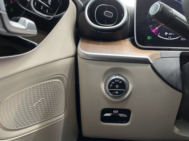 Used 2024 Mercedes-Benz C 300 Sedan image 41