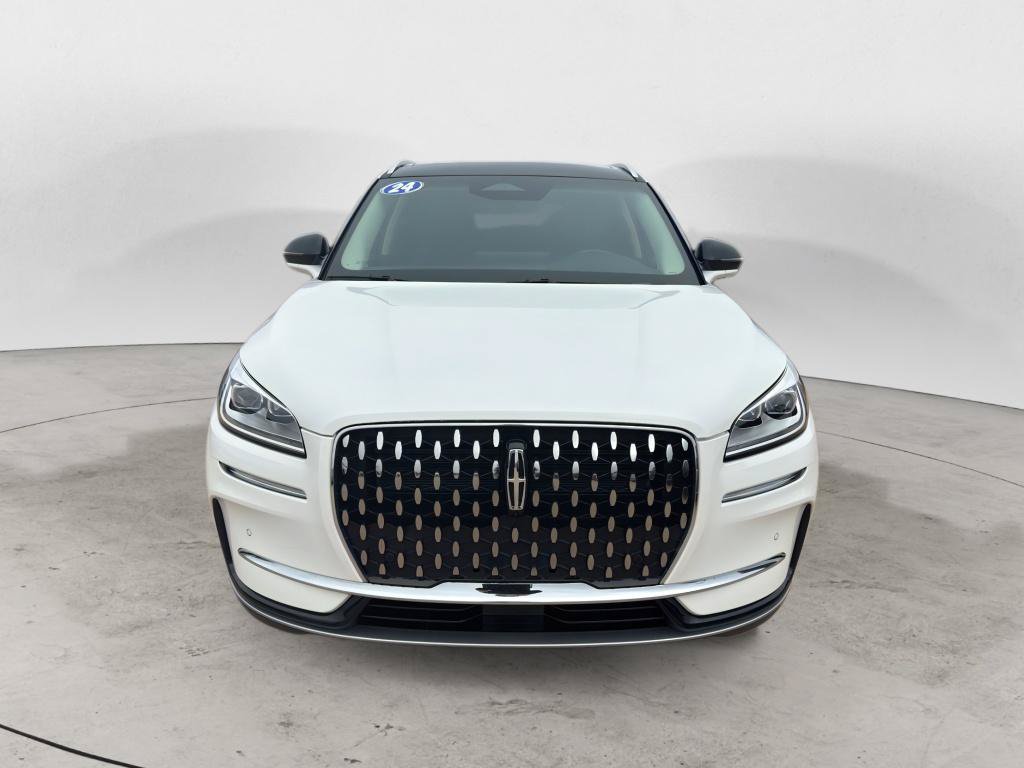 Used 2024 Lincoln Corsair Reserve w/ Equipment Group 201A AWD/4WD image 2