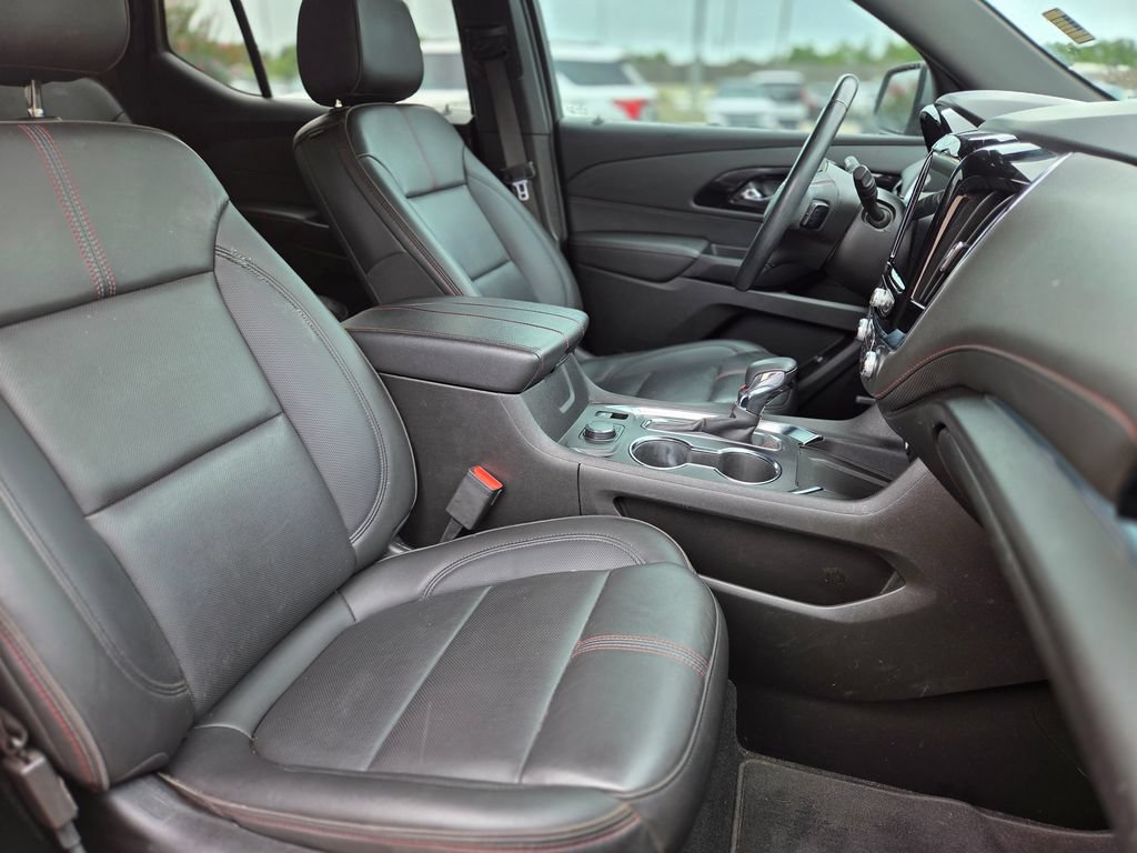 Used 2023 Chevrolet Traverse RS FWD image 10