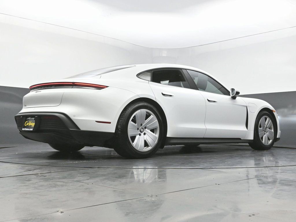 Used 2022 Porsche Taycan image 47