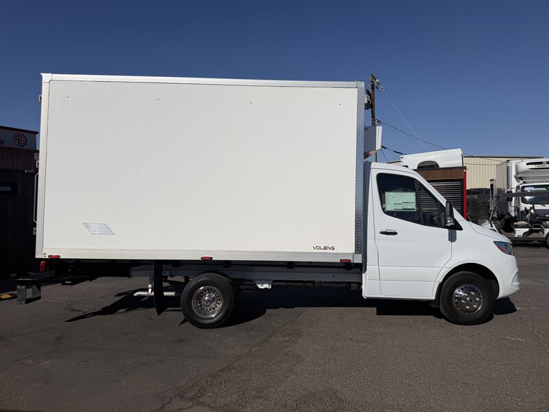 Used 2023 Mercedes-Benz Sprinter 3500 image 2