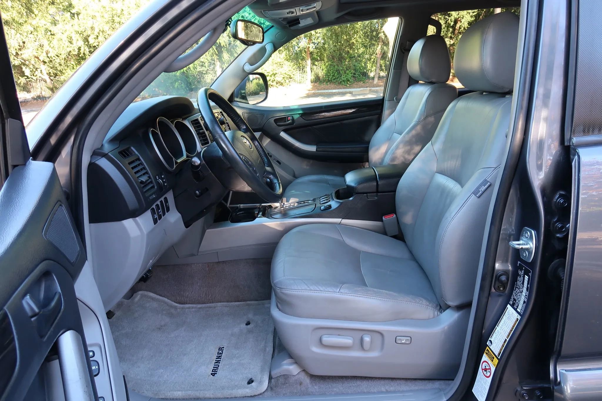 Used 2006 Toyota 4Runner Limited AWD/4WD image 18