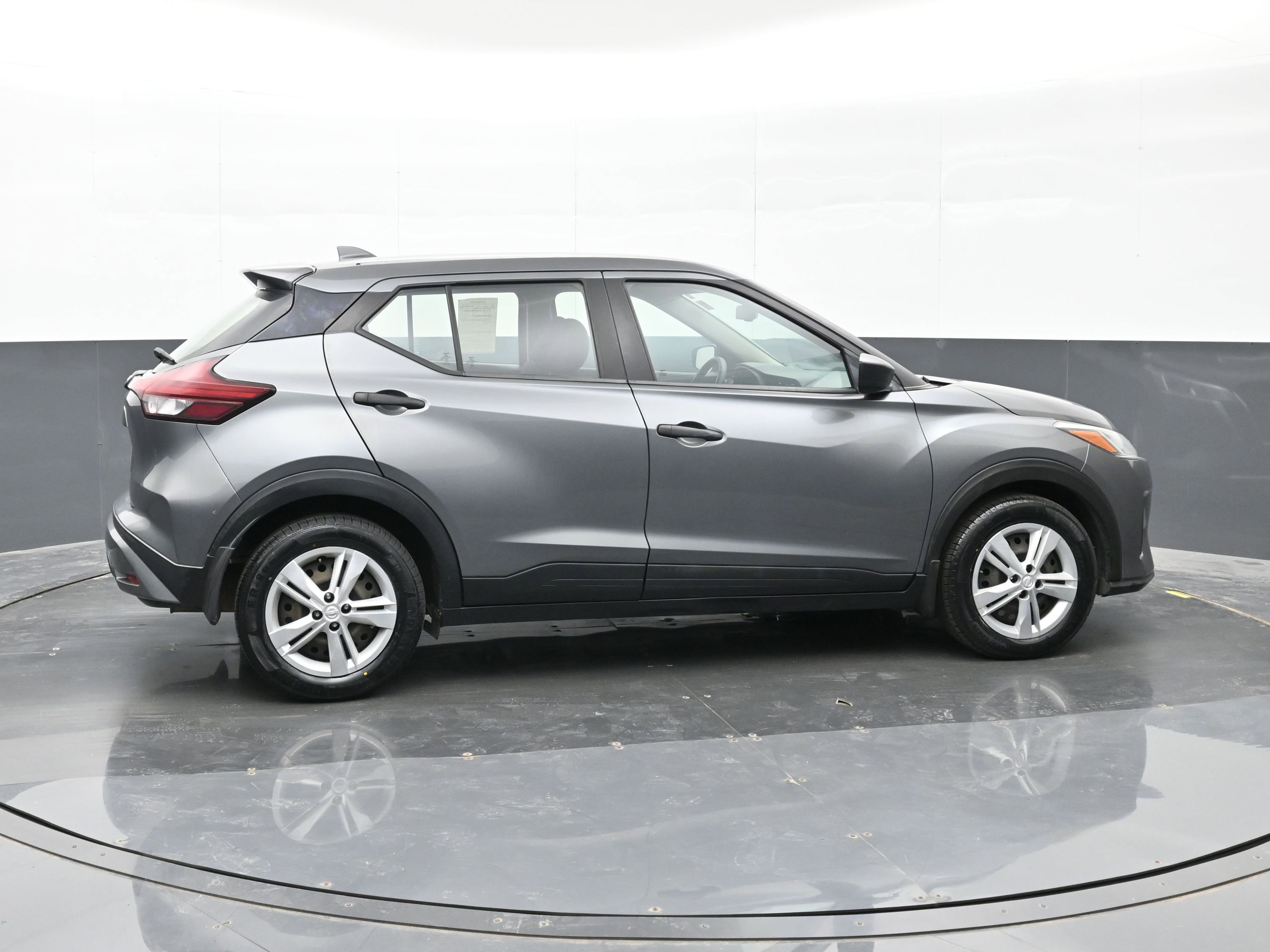 Used 2022 Nissan Kicks S w/ Interior Electronics Package FWD image 5