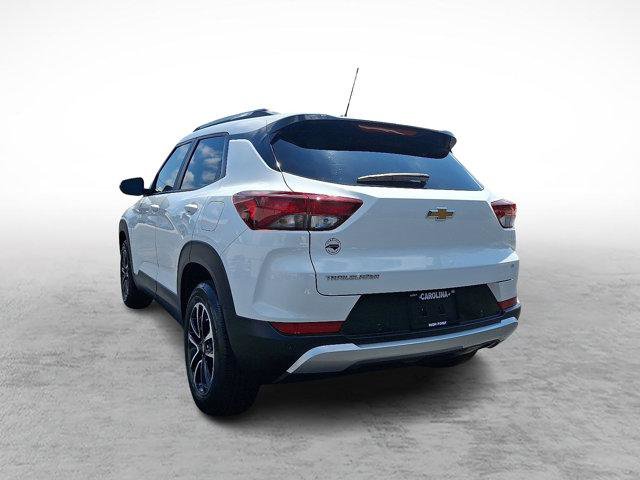 Used 2024 Chevrolet TrailBlazer LT w/ Driver Confidence Package image 8