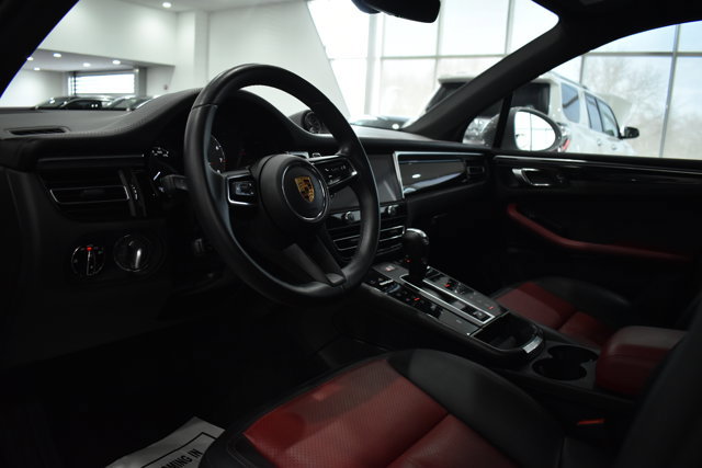 Used 2022 Porsche Macan S image 14