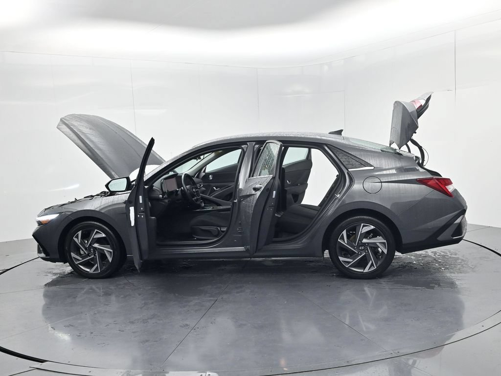Used 2025 Hyundai Elantra SEL FWD image 64