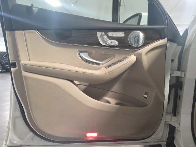 Used 2018 Mercedes-Benz GLC 300 4MATIC image 11