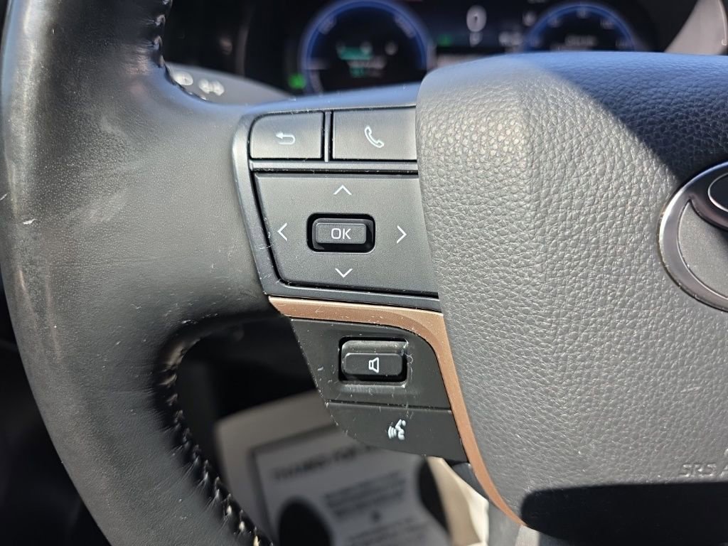 Used 2024 Toyota Crown AWD/4WD image 23
