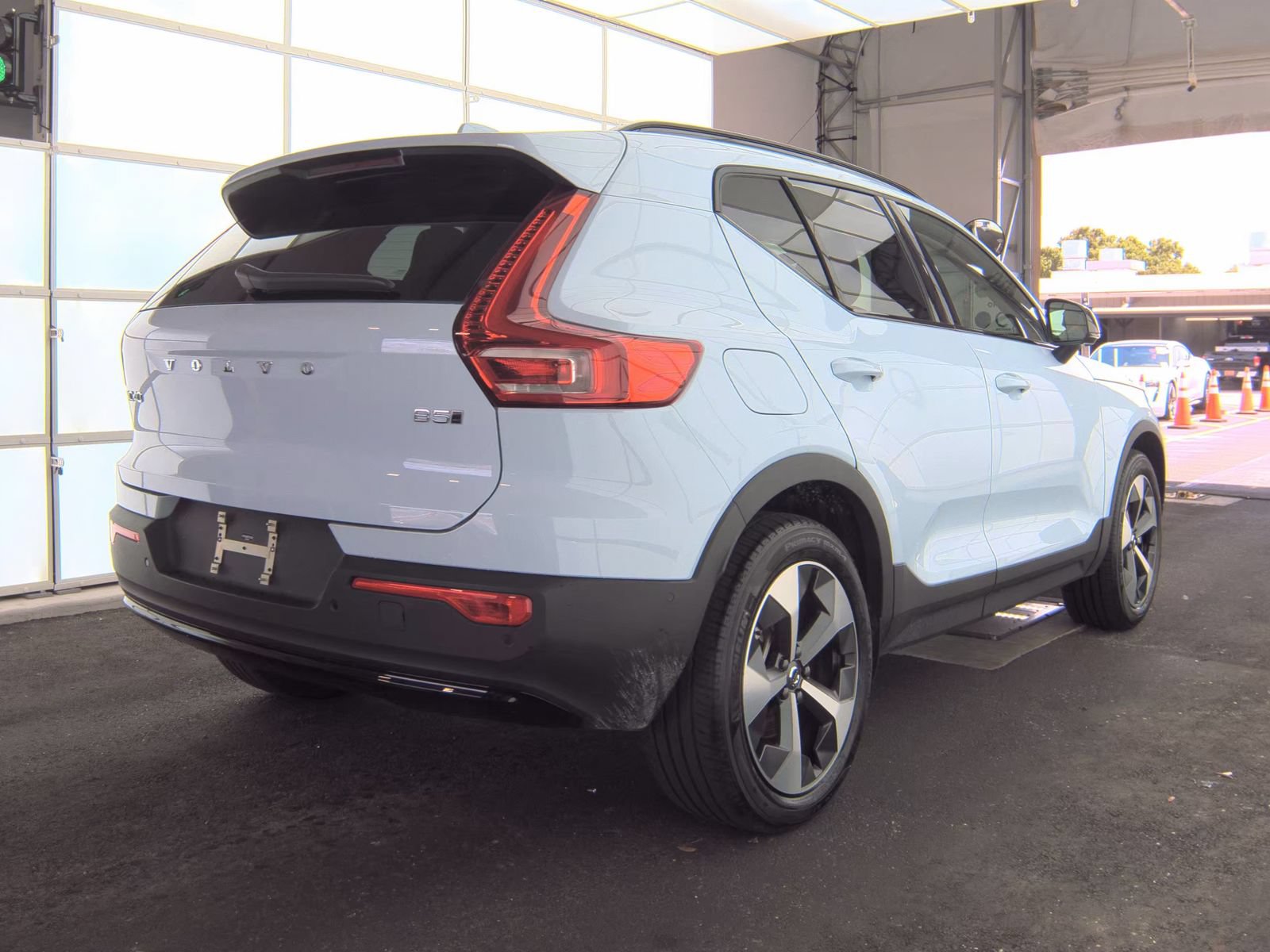 Used 2026 Volvo XC40 B5 Plus AWD/4WD image 8