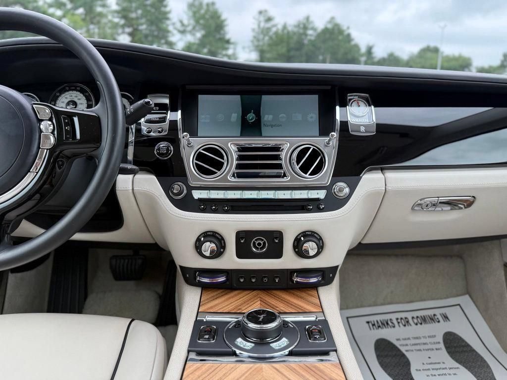 Used 2015 Rolls-Royce Wraith RWD image 33