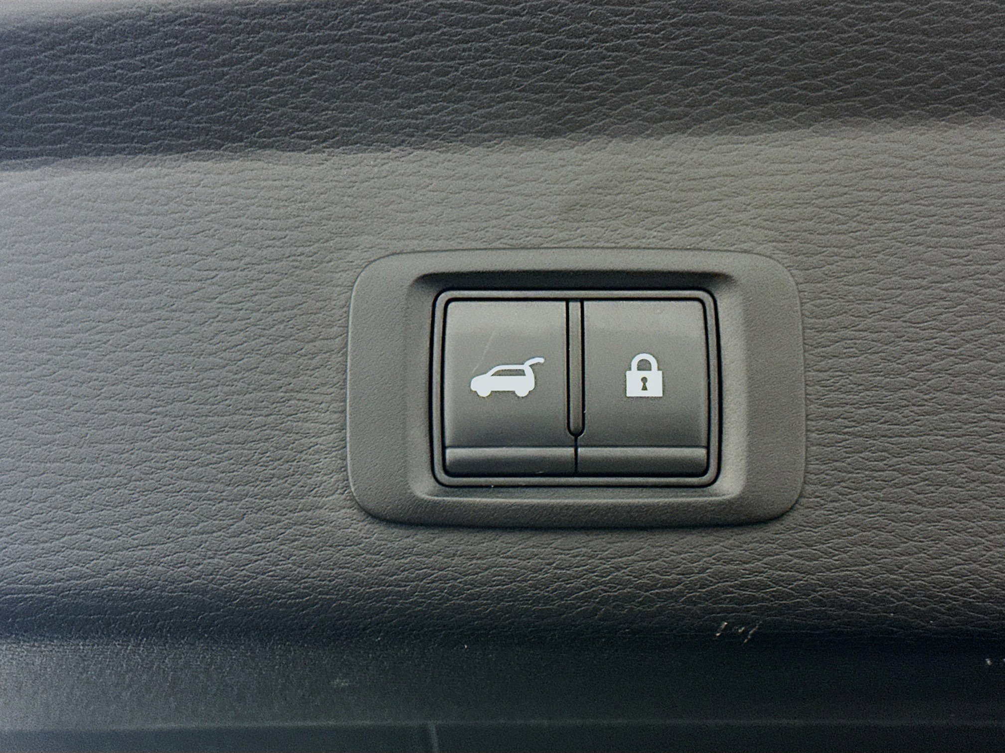 Used 2025 Mitsubishi Outlander SE image 32