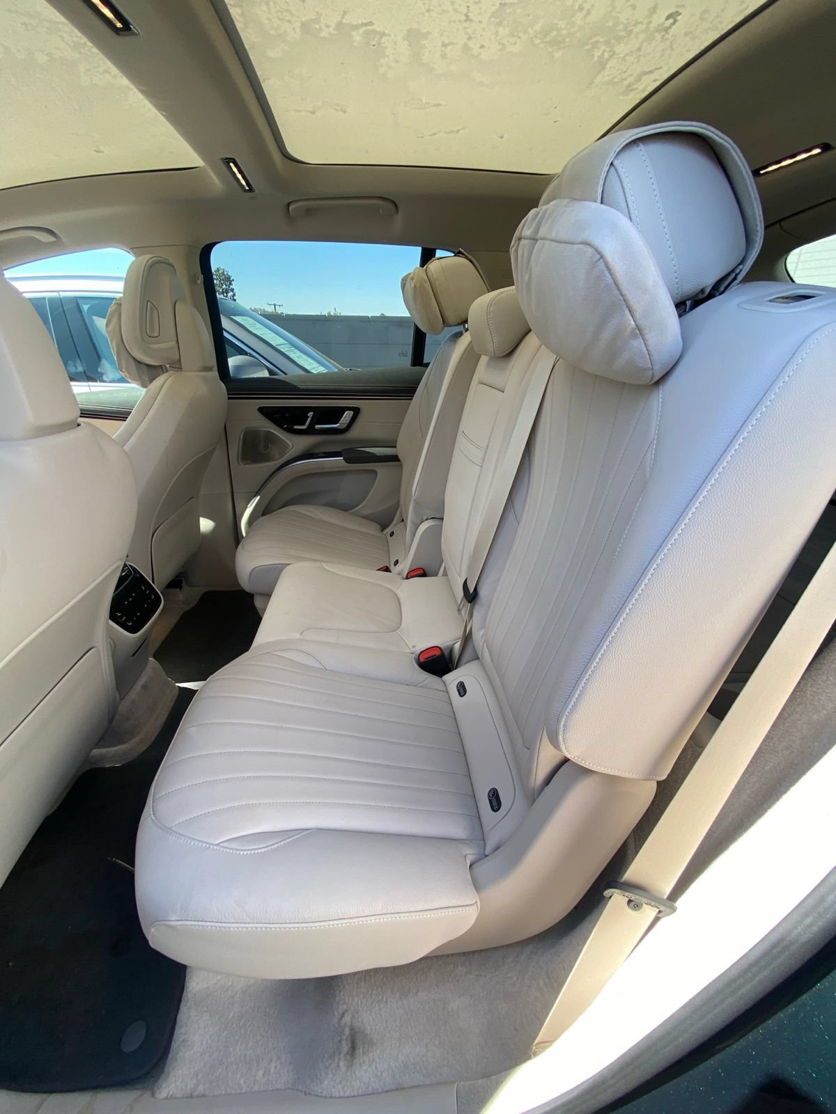 Used 2023 Mercedes-Benz EQS 580 4MATIC SUV image 10