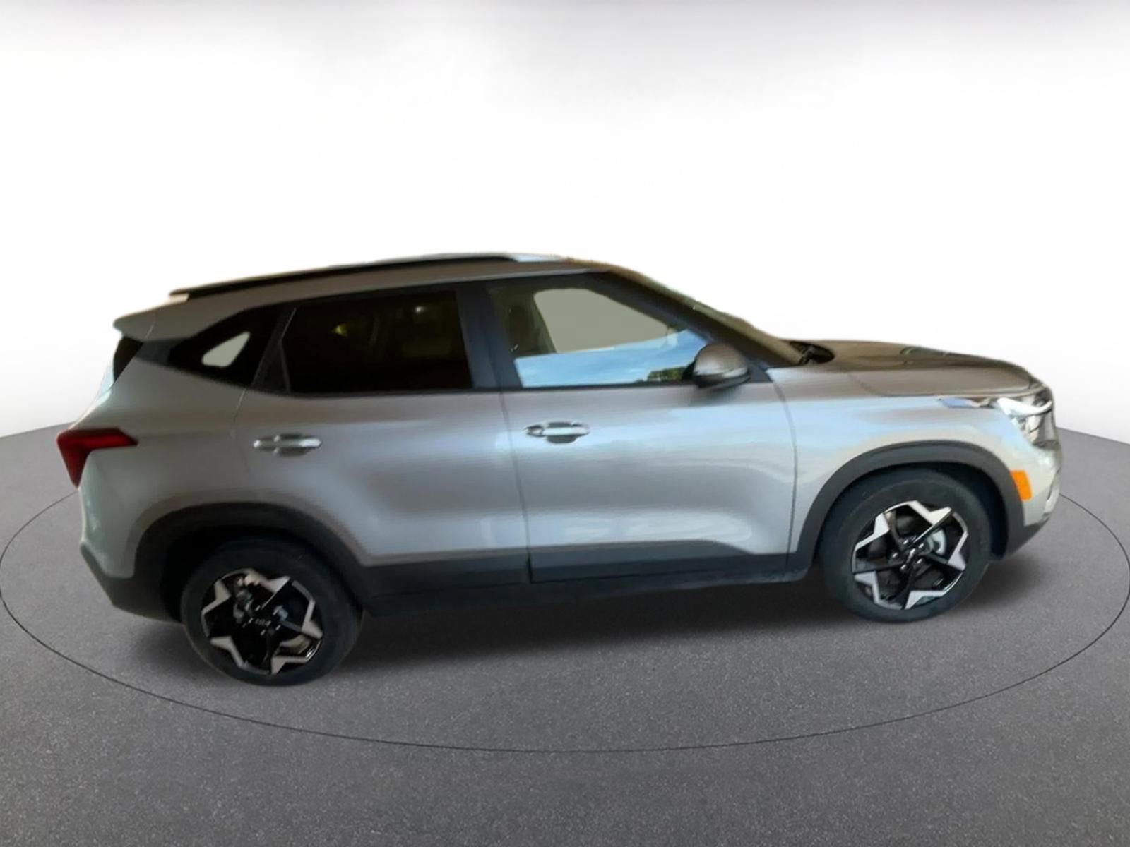 Used 2025 Kia Seltos S FWD image 16