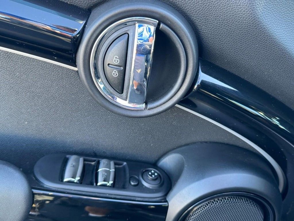 Used 2022 MINI Cooper S image 13