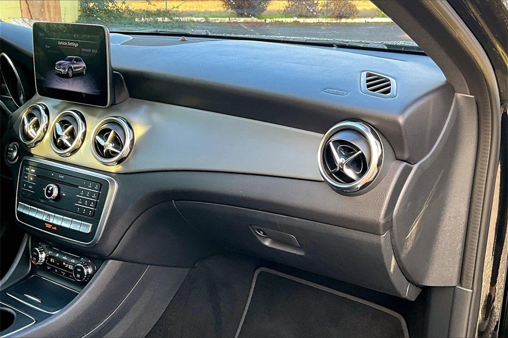 Used 2018 Mercedes-Benz GLA 250 4MATIC image 20