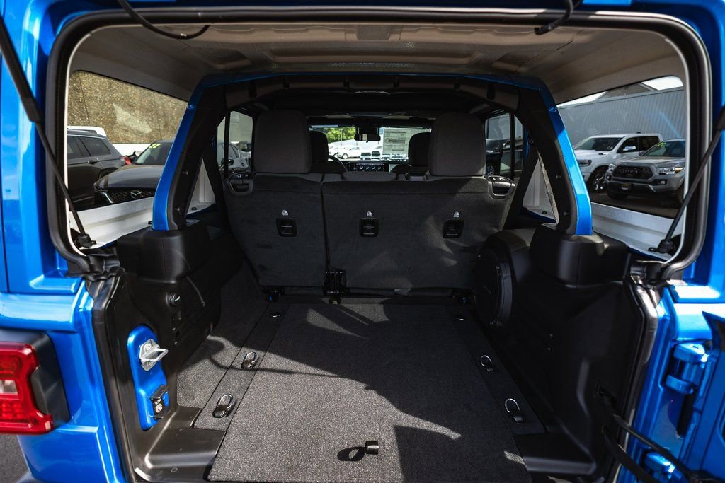 New 2025 Jeep Wrangler Sahara image 39