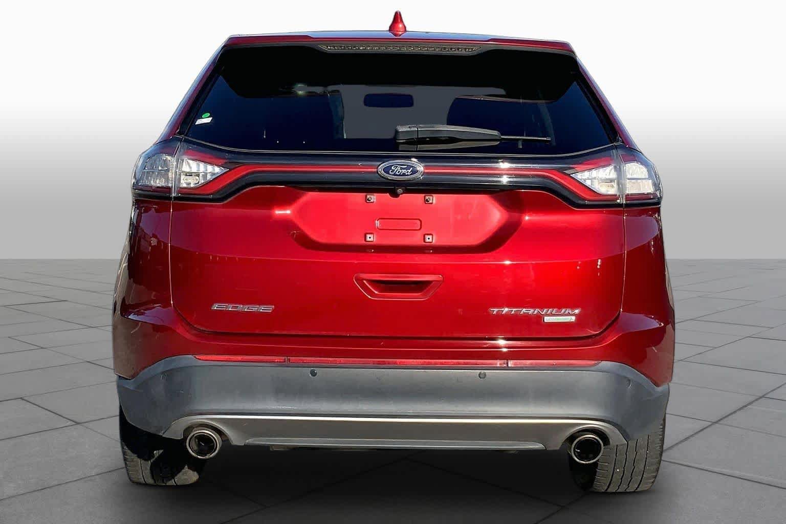 Used 2017 Ford Edge Titanium w/ Technology Package FWD image 5