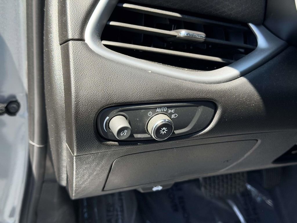 Used 2023 Chevrolet Malibu LS FWD image 19
