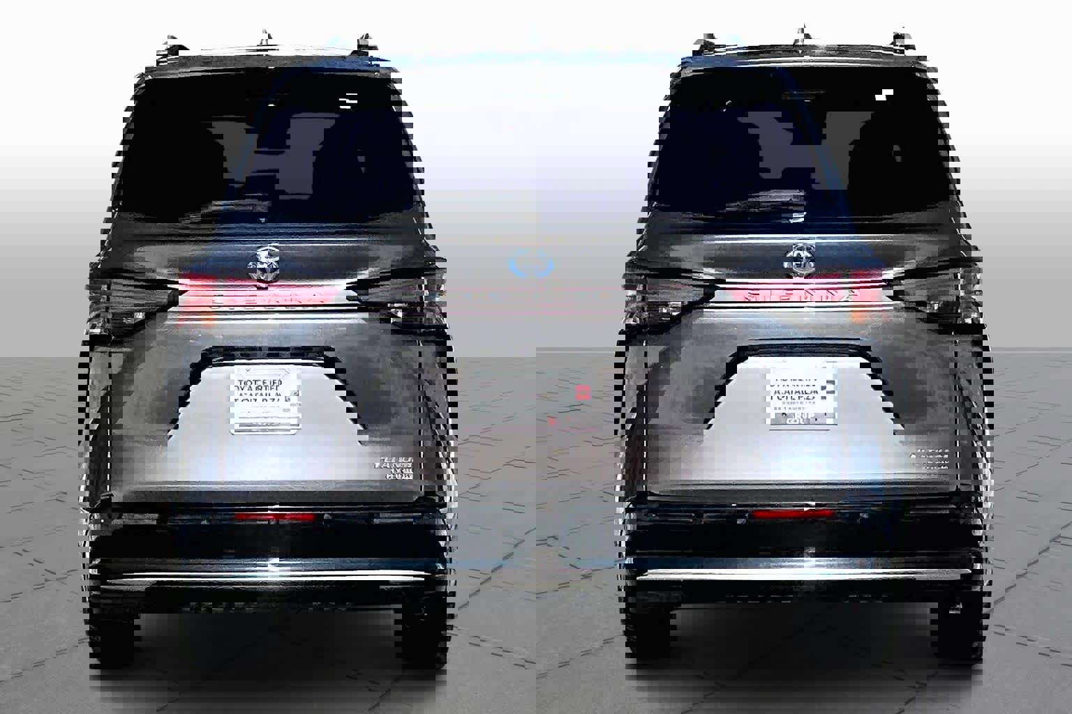 Certified 2021 Toyota Sienna Platinum image 10