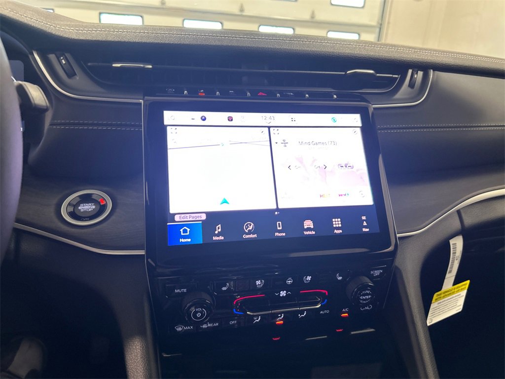 New 2025 Jeep Grand Cherokee Limited w/ Luxury Tech Group II image 22