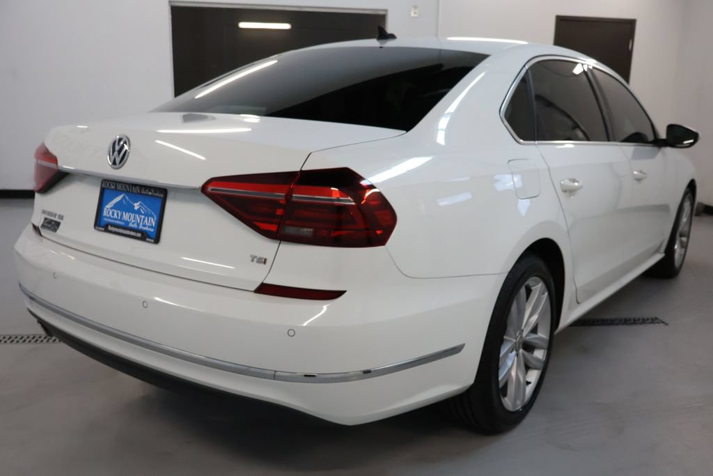 Used 2018 Volkswagen Passat 2.0T SE FWD image 7