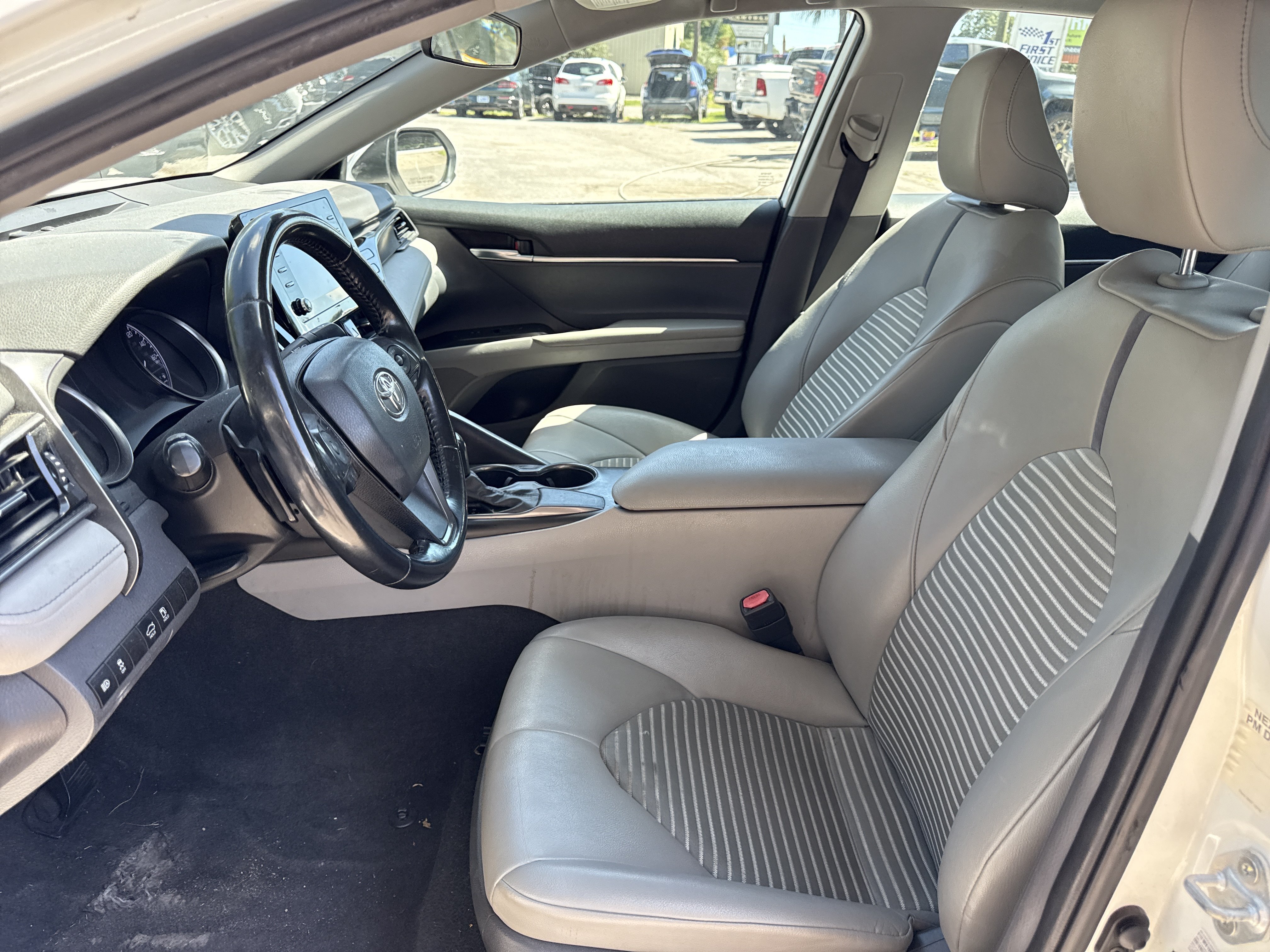 Used 2021 Toyota Camry SE FWD image 9