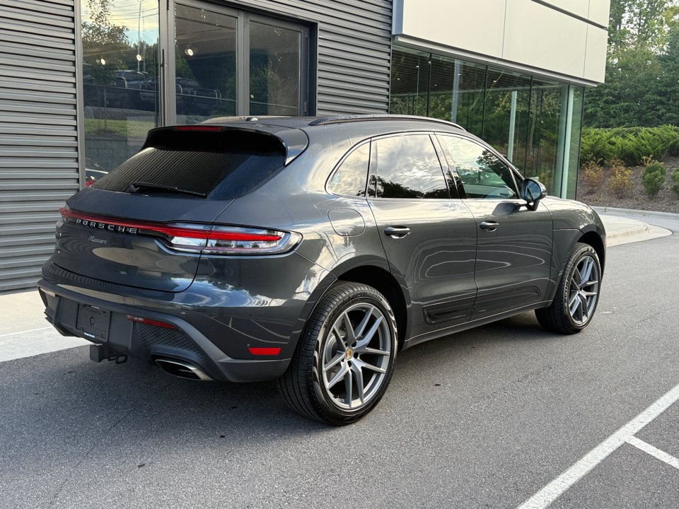 Certified 2026 Porsche Macan Turbo AWD/4WD image 7