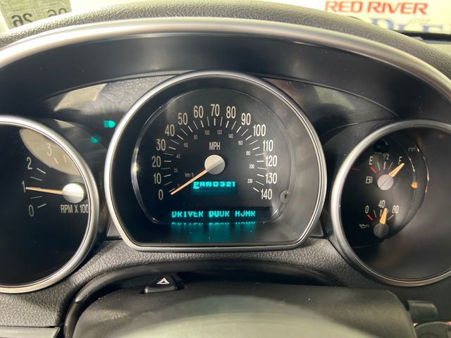 Used 2005 Chevrolet SSR Base w/ Preferred Equipment Group image 16