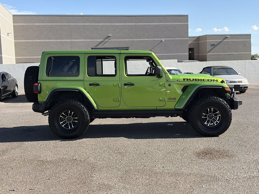 Used 2025 Jeep Wrangler Unlimited Rubicon AWD/4WD image 6