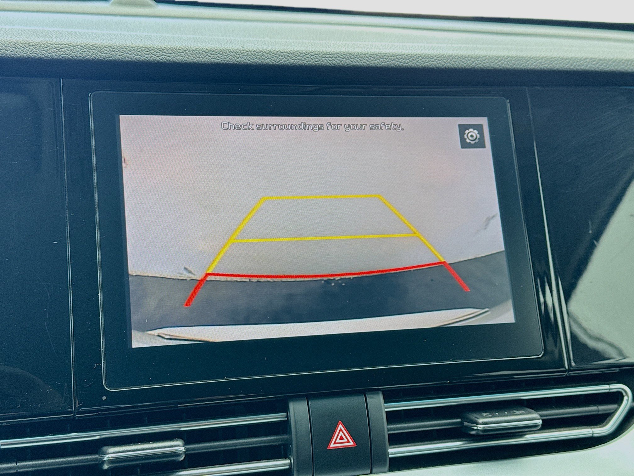 Used 2022 Kia Niro LX image 10