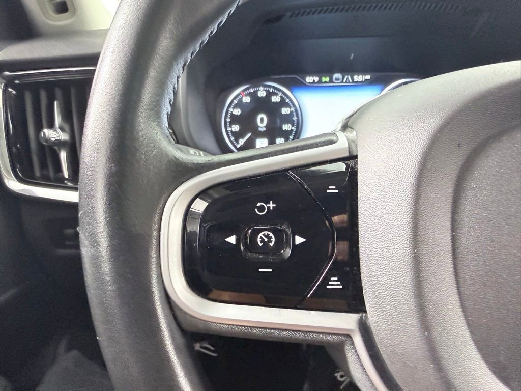 Used 2019 Volvo S90 T6 Momentum image 14