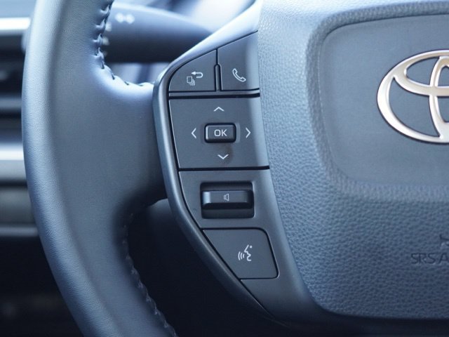 Used 2025 Toyota Prius LE FWD image 19
