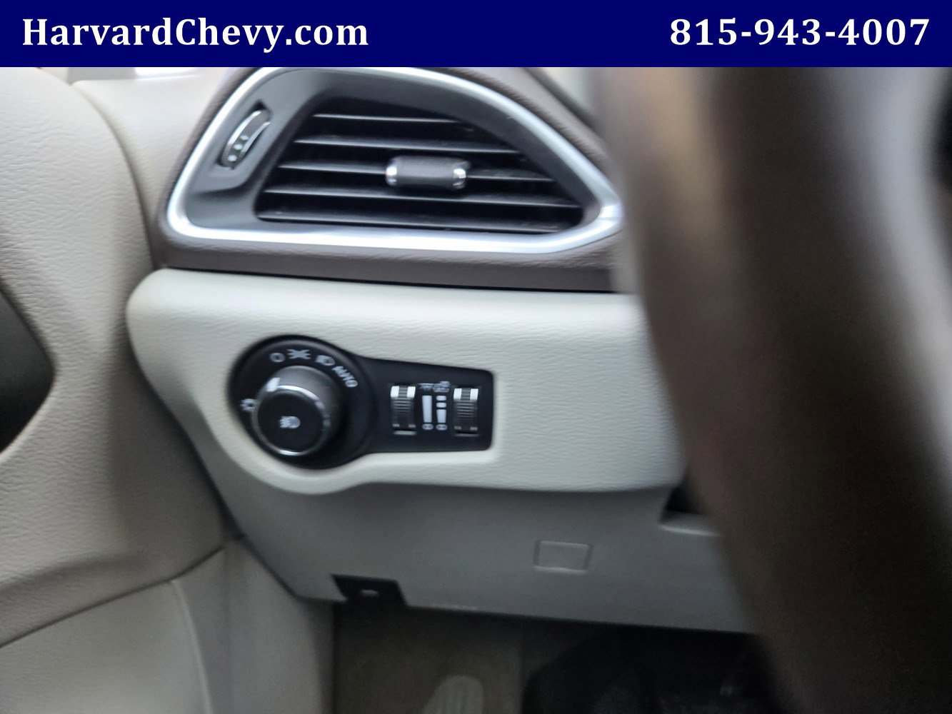 Used 2018 Chrysler Pacifica Touring-L Plus w/ Advanced Safetytec Group FWD image 25