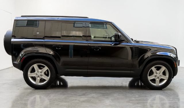 Used 2020 Land Rover Defender 110 First Edition AWD/4WD image 7