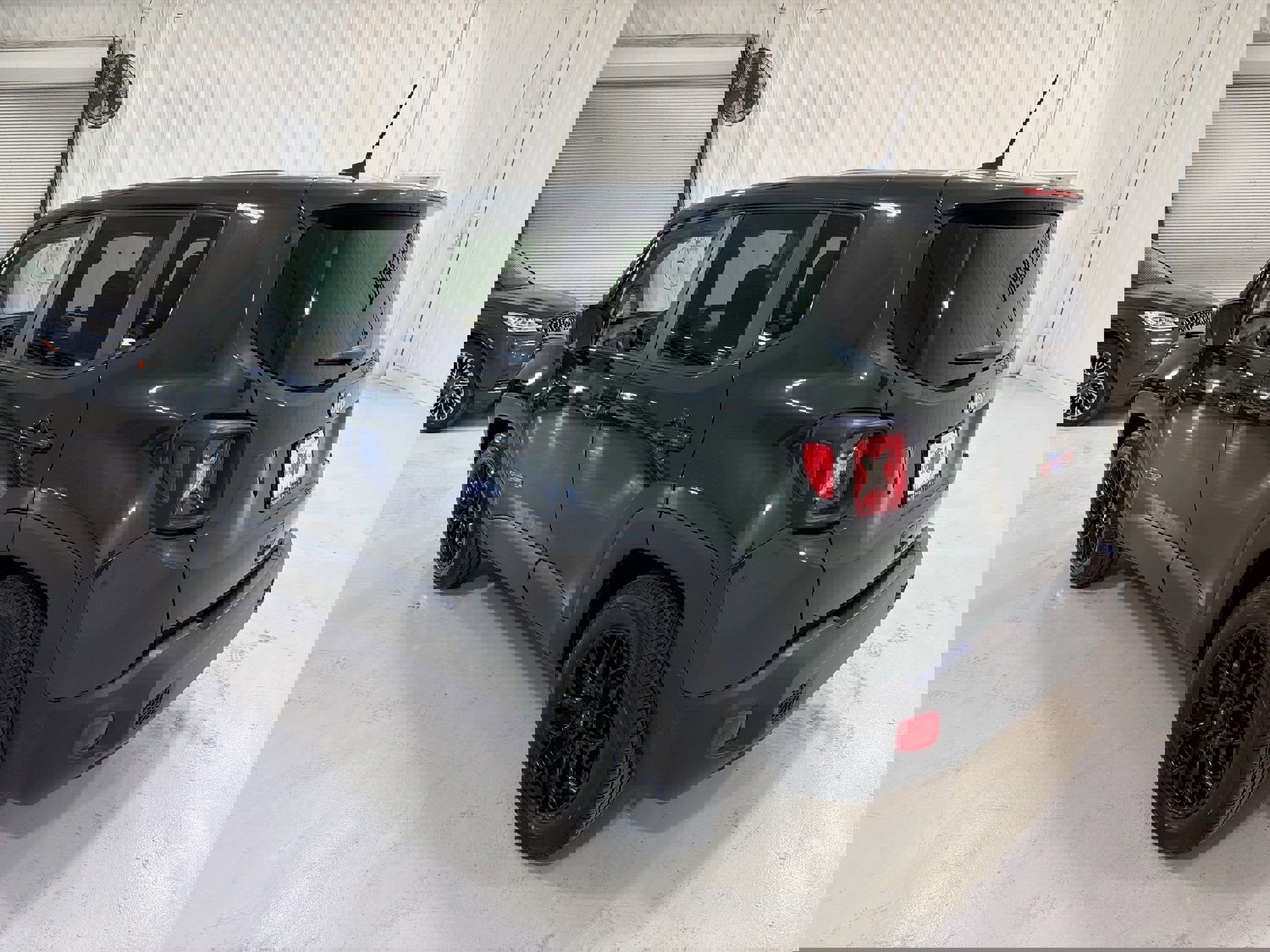 Used 2021 Jeep Renegade Sport image 24