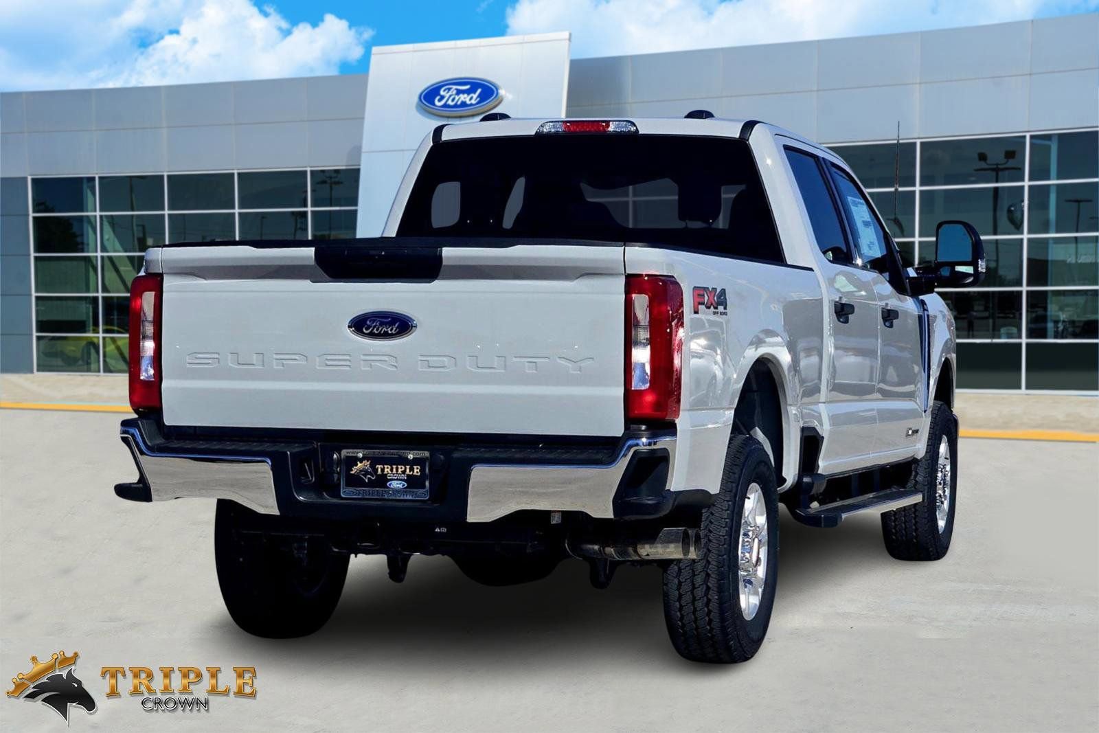 New 2026 Ford F250 XLT w/ FX4 Off-Road Package image 4