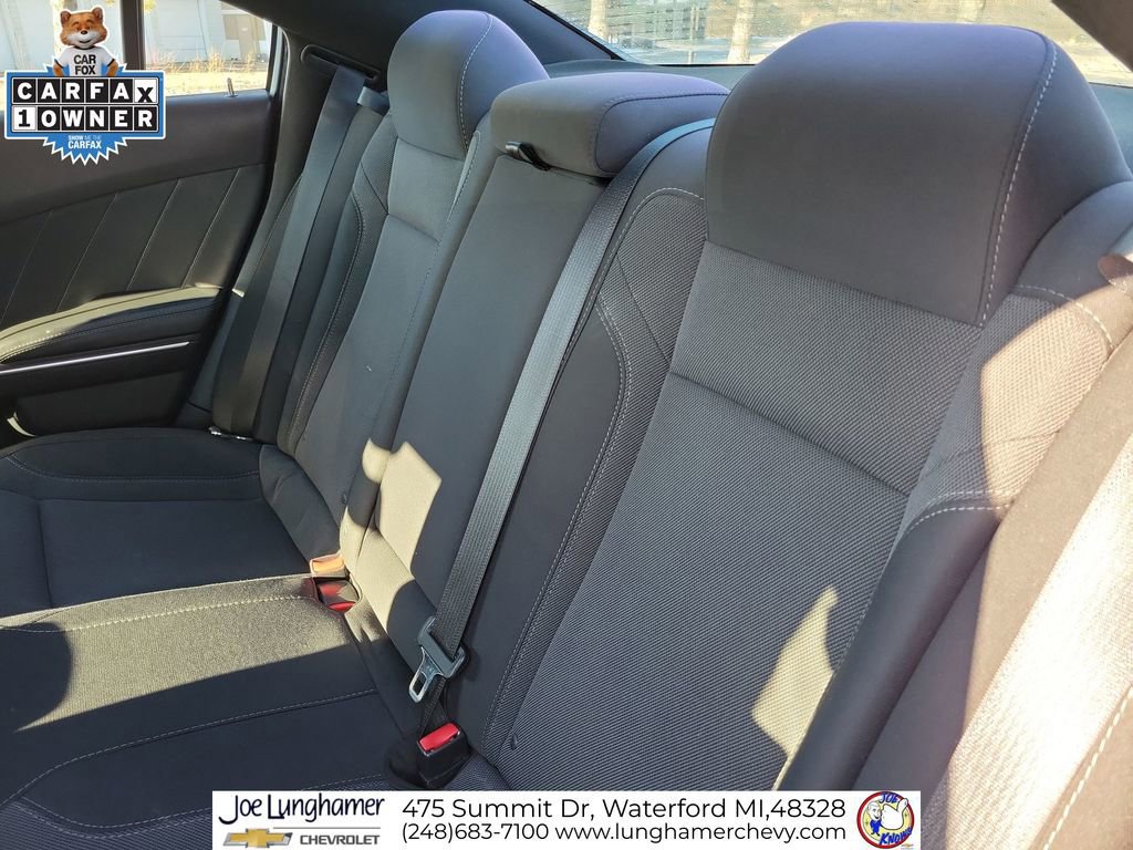 Used 2015 Dodge Charger SXT image 25