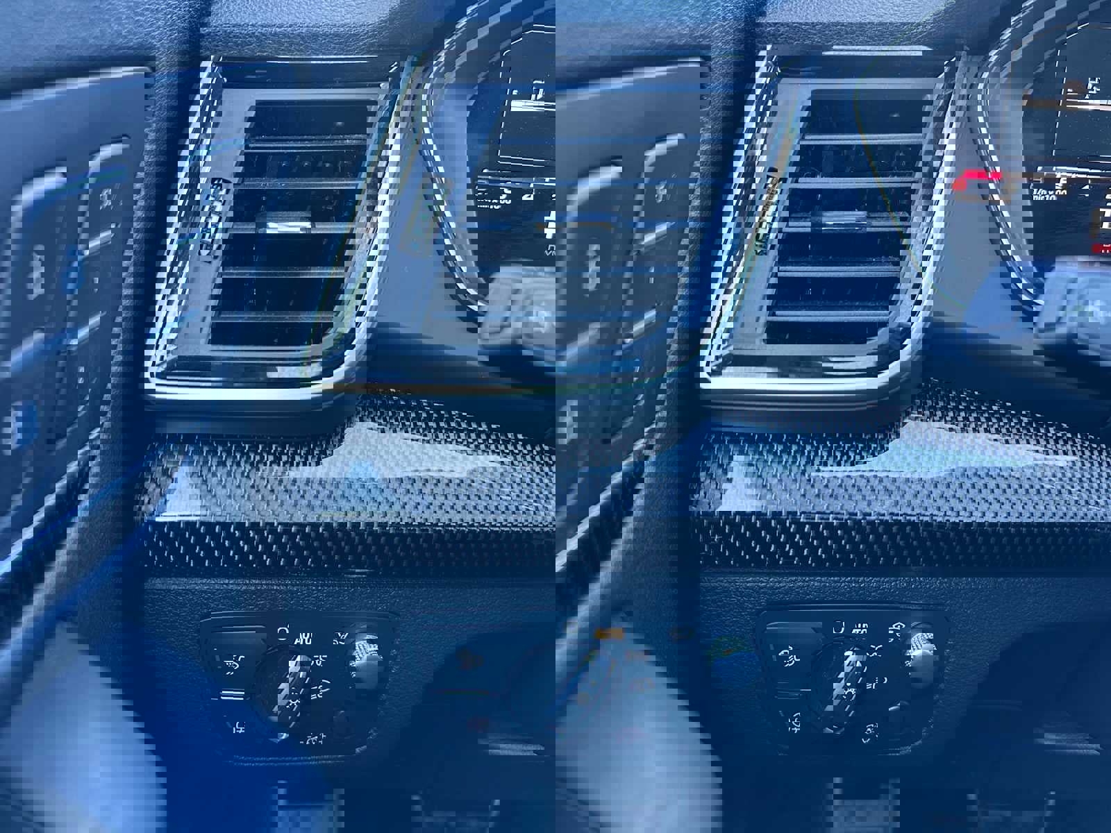 Used 2024 Audi SQ5 Prestige w/ Prestige Package image 32