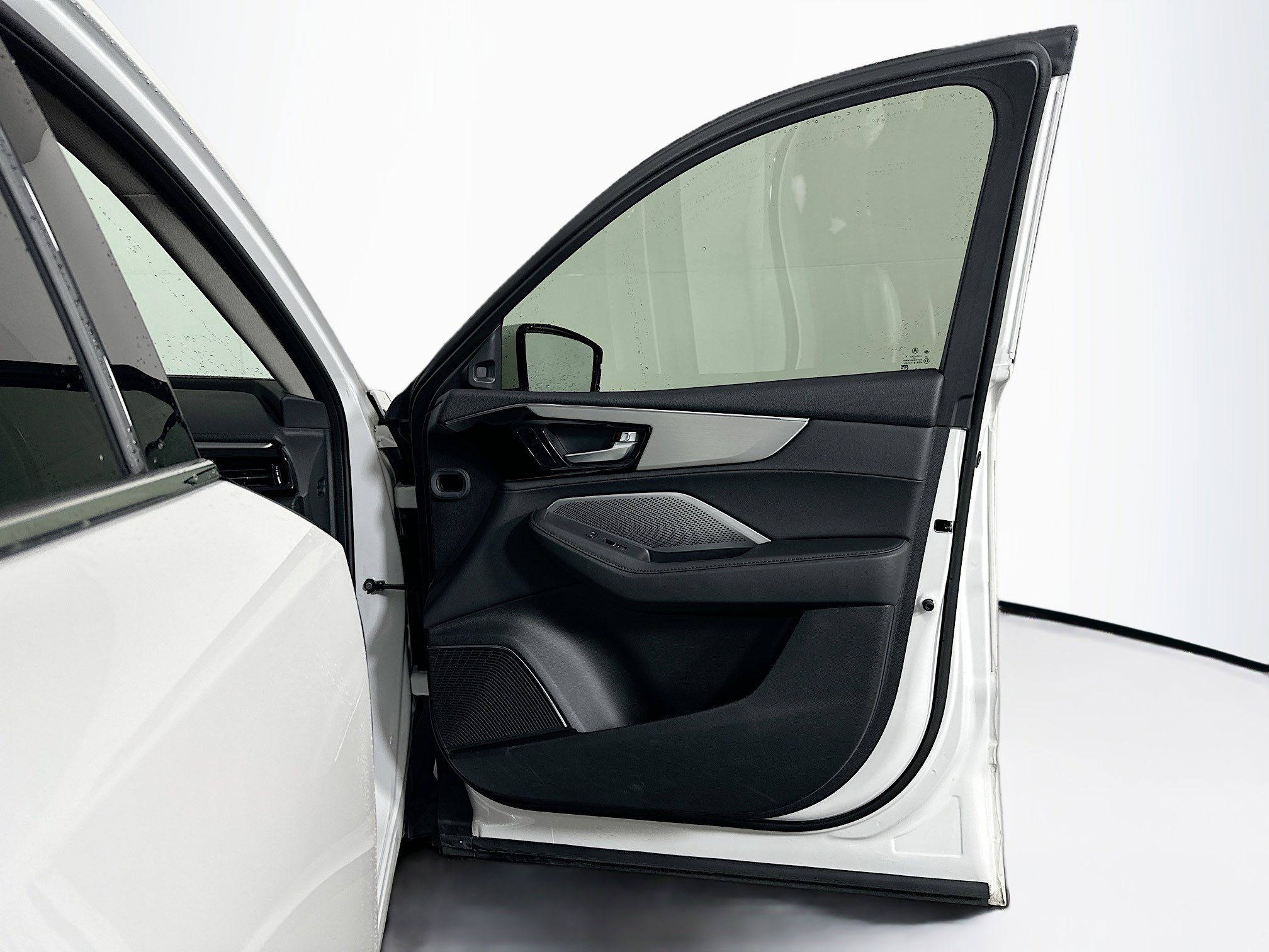 Used 2025 Acura MDX FWD image 35